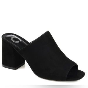 Journee Collection Adelaide Sandal- Size 6